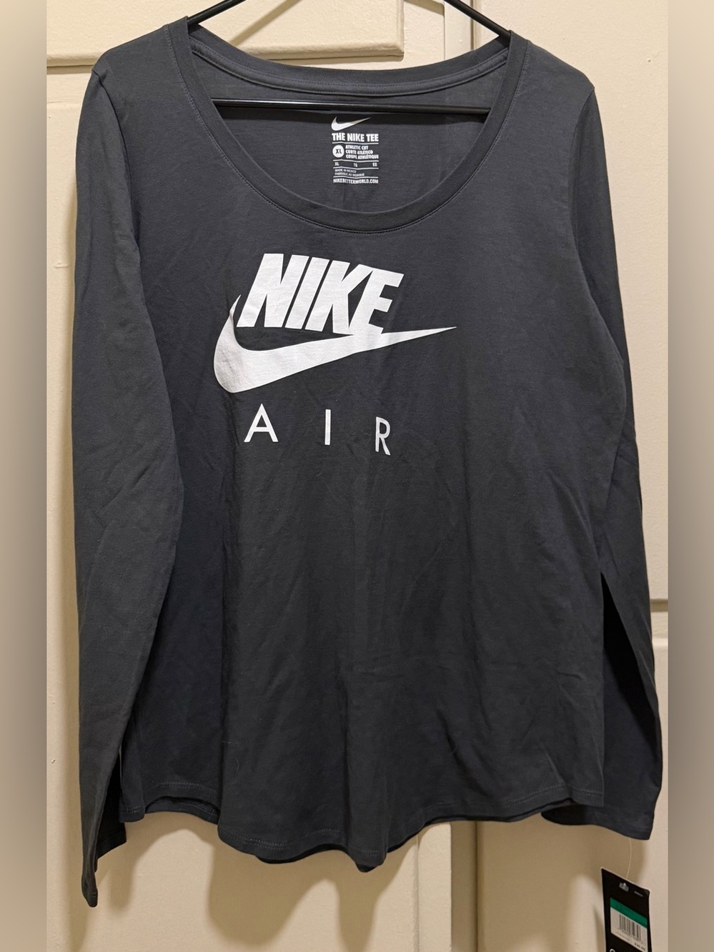 New dark charcoal grey XL Nike long sleeve tee